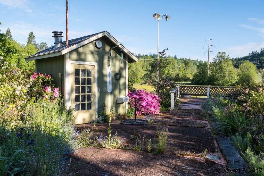 HongWolfeUS's tweet photo. Accepted Offer with Contingencies. The grounds feature lush, #mature #landscaping with a wide variety of #flowers. An old #gazebo overlooks Brush College Creek. The shop is framed in Wisteria.
For More Details: https://t.co/ysnJUIXBuf
#Luxury_Homes_Estates_in_Oregon https://t.co/o1VPd6NM2L