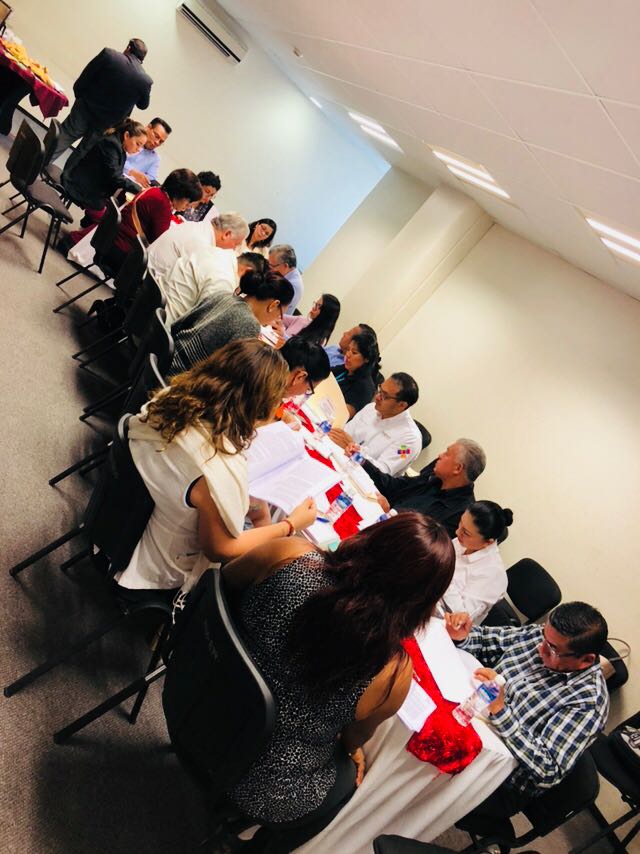JesusGHerreraP's tweet photo. El día de hoy, en conjunto con @SSP_GobOax, Tribunal Superior de Justicia y @FISCALIA_GobOax realizamos mesa de trabajo para el Programa de Liberación de Personas indígenas y de bajos recursos que promueve el Gobernador @alejandromurat https://t.co/sI8uLWqnUk