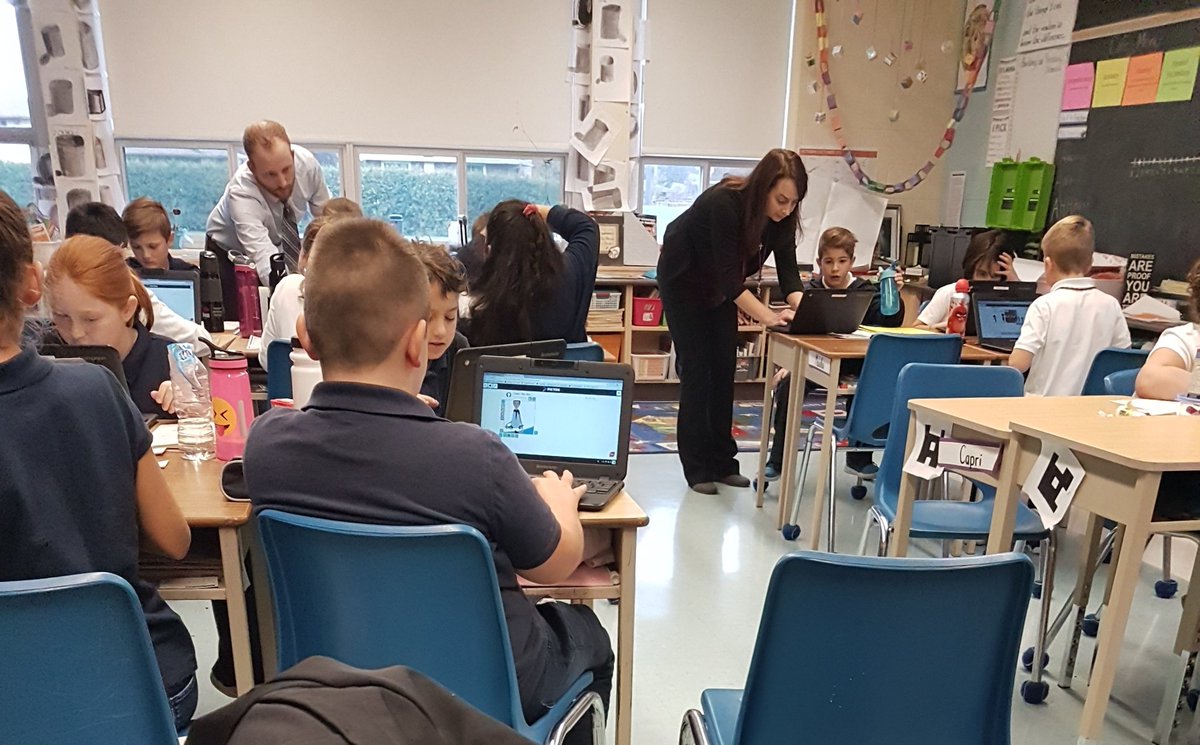 TurcottesGr34s's tweet photo. @niagaracatholic Our #MakerLit Research project with @drjenrowsell @ame_lemieux and @larryreads just had a digital infusion thanks to Mr. Maxwell and Mrs. Potl https://t.co/4gxUpA8EmE