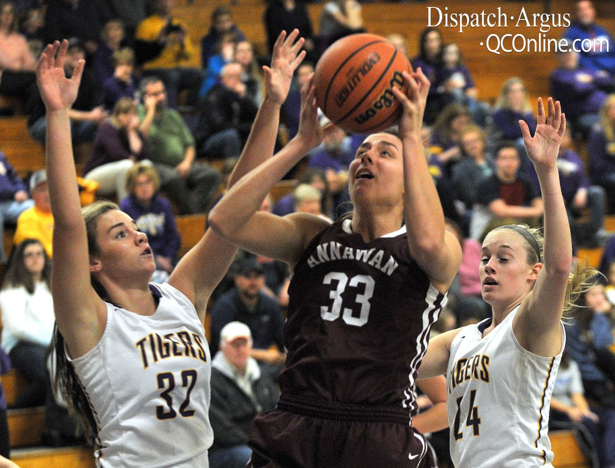 gkrambeckDA's tweet photo. The first game of prep girls' basketball season #Annawan taking on #Sherrard in the #Geneseo #Classic. The Bravettes got what they hoped for a 70-41 victory. https://t.co/CE9LlklBnL
