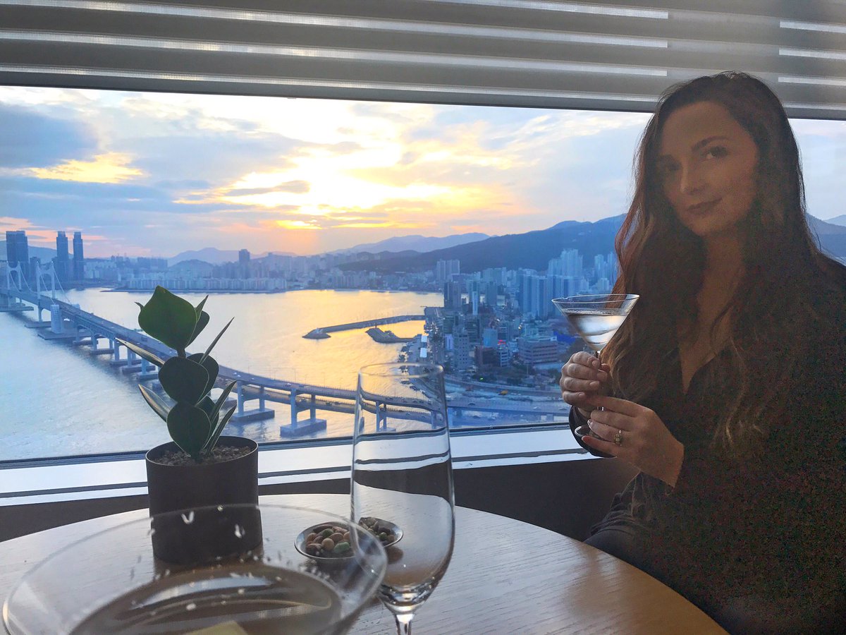 AshleeAshsmith's tweet photo. Chocolate martini at the Park Hyatt Sky Bar in Busan 🍸 #Dreams https://t.co/JI8jZDRhPz