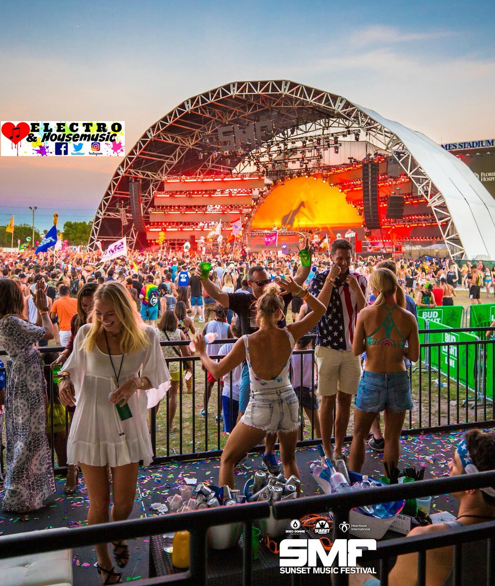 DJElectroHouseL's tweet photo. ๐๐zona vip, Hipnotiza tus sentidos Bailar como no ver..!
#sunsetmusicfestival 2017๐๐บโคโซ๐๐๐๐ถ๐ฅ
@SMFTampa #smf #smf2017 #edm #edmlove #rave https://t.co/2RVWZS5sw9