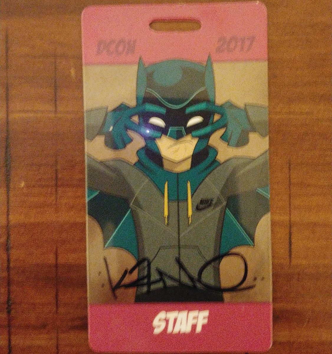 ozzystudio's tweet photo. Last ones. They're the best. #DesignerCon2017 #DCON https://t.co/b5PzjrAjY4