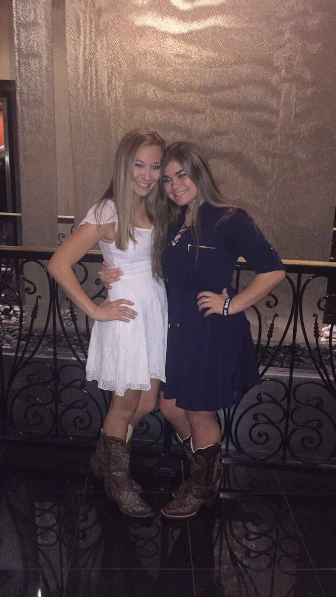 MikaSkylar's tweet image. Happy 17th Birthday Kyra Nicole! I love you soo much, and I am blessed to call you a bestfriend (even if we live a state apart). I am so lucky I got to fly out, and spend this special day with you!❤️ #WeAreGettingOld