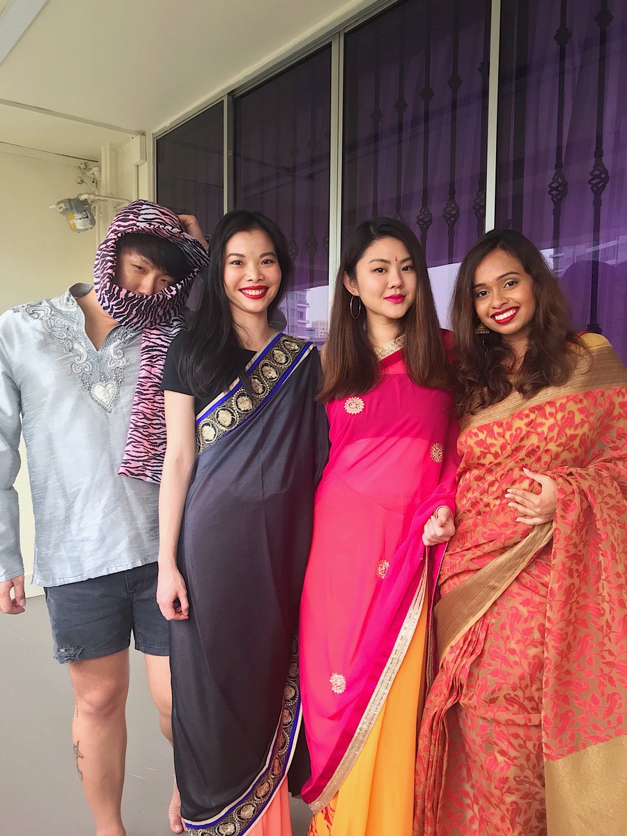 RedSeo's tweet photo. 🔮 Our annual Diwali celebrations over at our favourite Indian @iamaishyy’s with loads of yummy goodies by #PatsKitchen! 💜
#prawnies #diwali #diwali2017
#squad #squadgoals x https://t.co/2oMUXS9Zaw