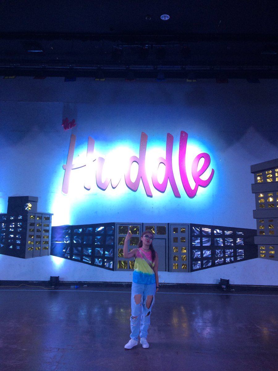 keeshiaauuyy's tweet photo. to narrow down my #TheHuddleExperience
i have been blessed with a life full of love from family and friends who became family ๐
@fusiondvo_
TyG for letting me dance again ๐ญ
#Momshie
#RockingWithTheBest
#Fusion2017 https://t.co/DtCxzf55FS