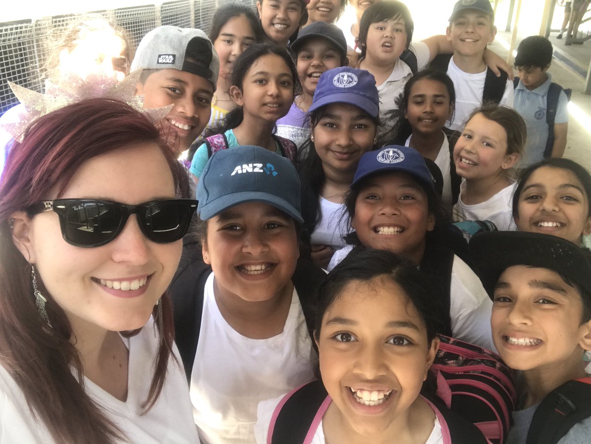 kate_tishler's tweet photo. ☀️☀️ A fantastic afternoon spent in the sun getting splashed with lots of colours! #colourrun @Minto_P_S @VickiCraze https://t.co/fSbhGwag18