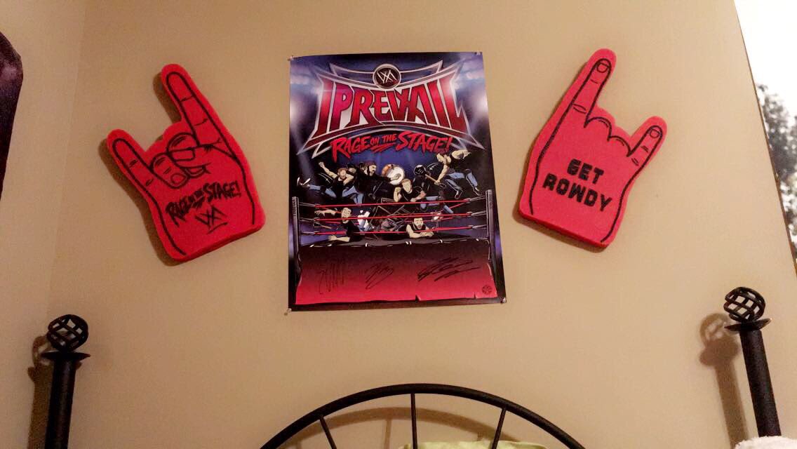 Believer_5's tweet photo. @IPrevailBand just finished adding the most recent decor I think it makes the room much better, thoughts? 🤘🏻❤️🤘🏻 https://t.co/GAaX2C3TVl