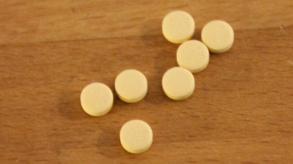 Gizmodo's tweet photo. The FDA just approved a pill with sensors in it for the first time ever https://t.co/OKAftYhkVE https://t.co/wFbVmofkni