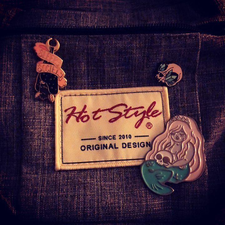 Kimieye's tweet photo. Bought a tiny grey back pack new home for my enamel pins by artists @zombiromance and @wateryday #backpack #needmo… https://t.co/ro0P3SkJwd https://t.co/7Dxxj5DQEf