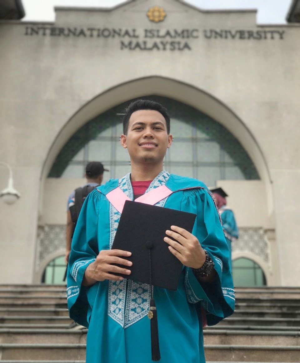 u_suhoJr92's tweet photo. done convo.. what next?
#iium33rdconvocation https://t.co/Di6SLfGb92