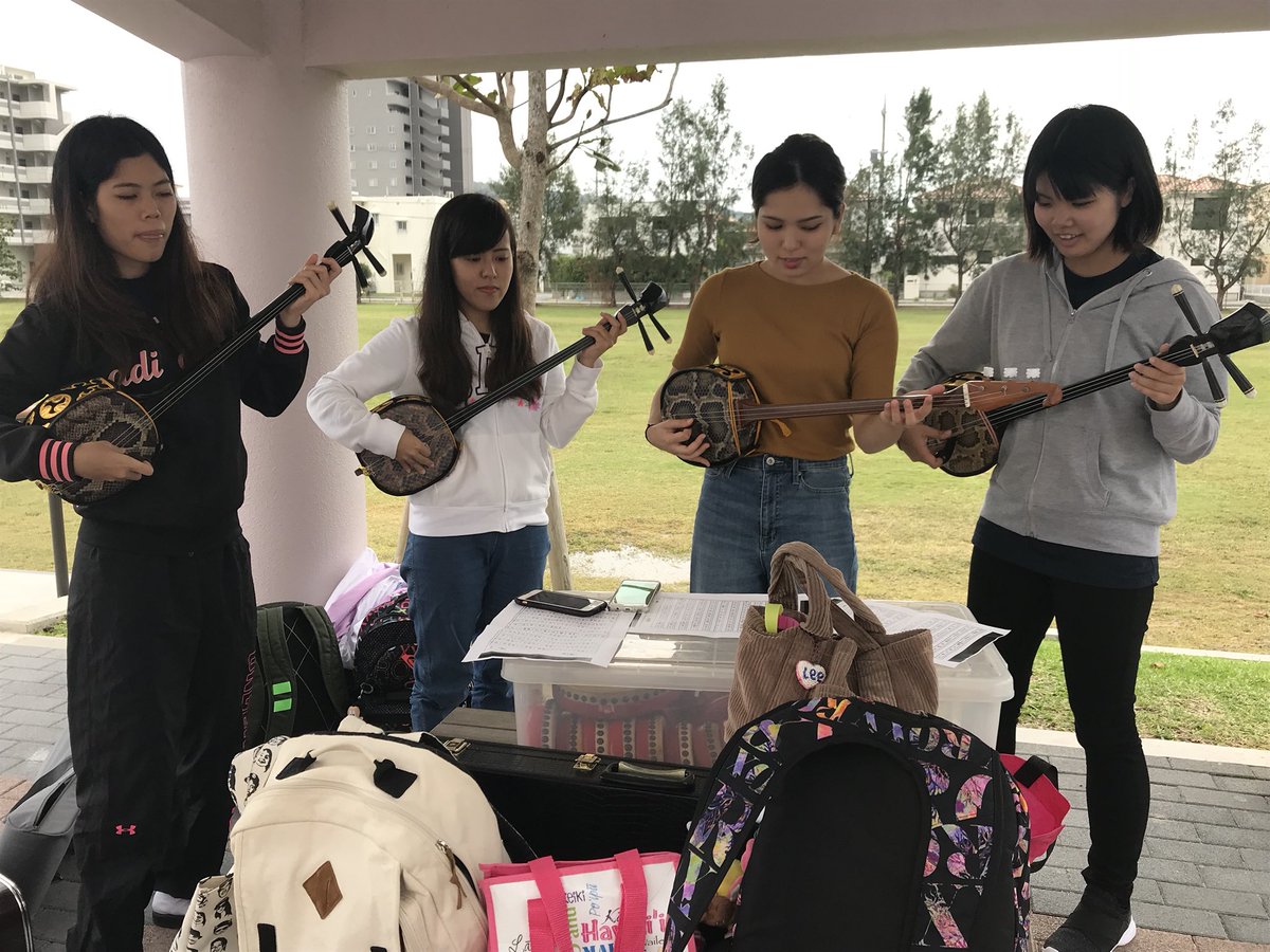 owjc2017fes's tweet photo. 📣舞台部門

🌸児童教育学科2年Cクラスの皆さん

放課後にエイサーの練習しているのを発見😆❤️!! なんとまさかの三線での生演奏、、、？😳

皆さん楽しみにしてください😍 https://t.co/OqcFfI2RCM