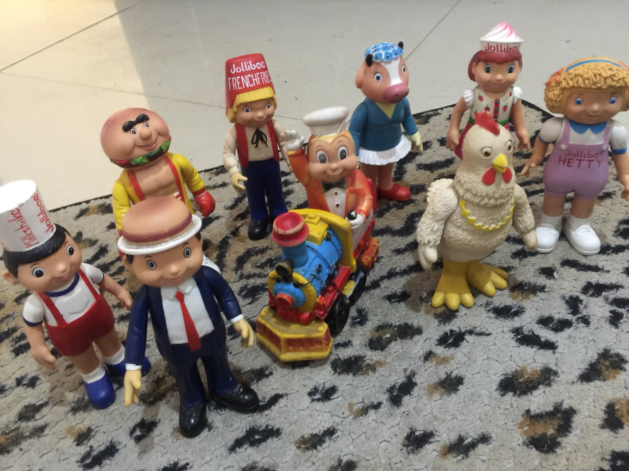 Jollibee ビンテージトイ Jollibee Vintage Toy Collection - YouTube