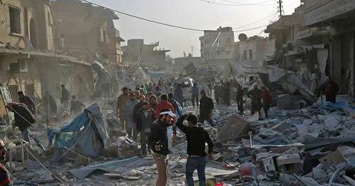 ArmstrongMathis's tweet image. Syrians dig through the debris of a building as they search for survivors following a reported air strike on the rebel-held town of Atareb in northern Aleppo province on November 13, 2017