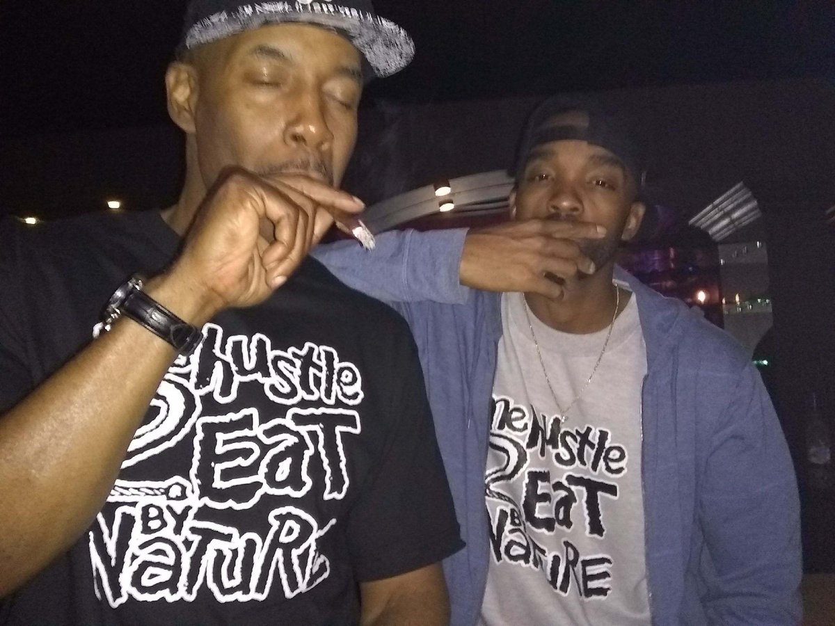PTARESEO's tweet photo. Harvest Cup 2017 San Bernardino PT and Red Low AKA 8-40 of MHE ENT and Bushwick Bill of the Ghetto Boys enjoying the smoke #mheent #MH2ECO #music #harvestcup #ghettoboys #redlow #840 # https://t.co/WHUEwueNRH