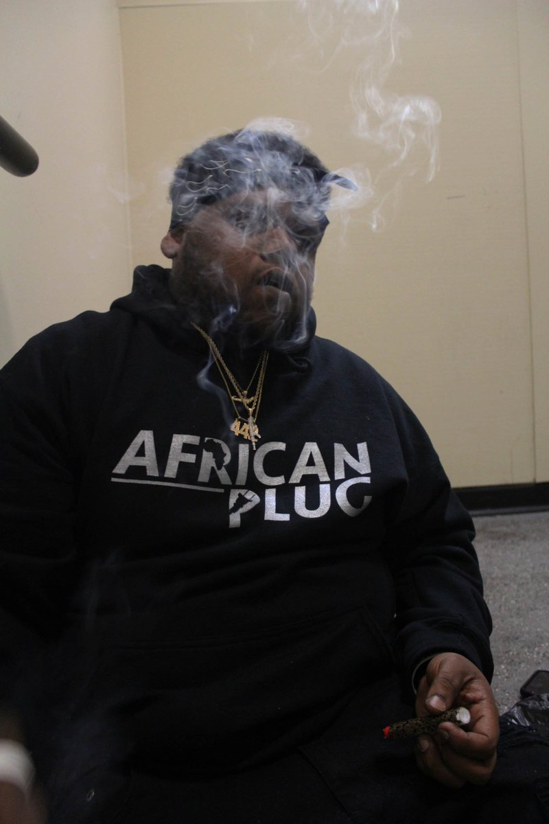 Reck442's tweet photo. RT if you're ready for "African Plug" #442 #AfricanPlug https://t.co/RF4Cf810Uc