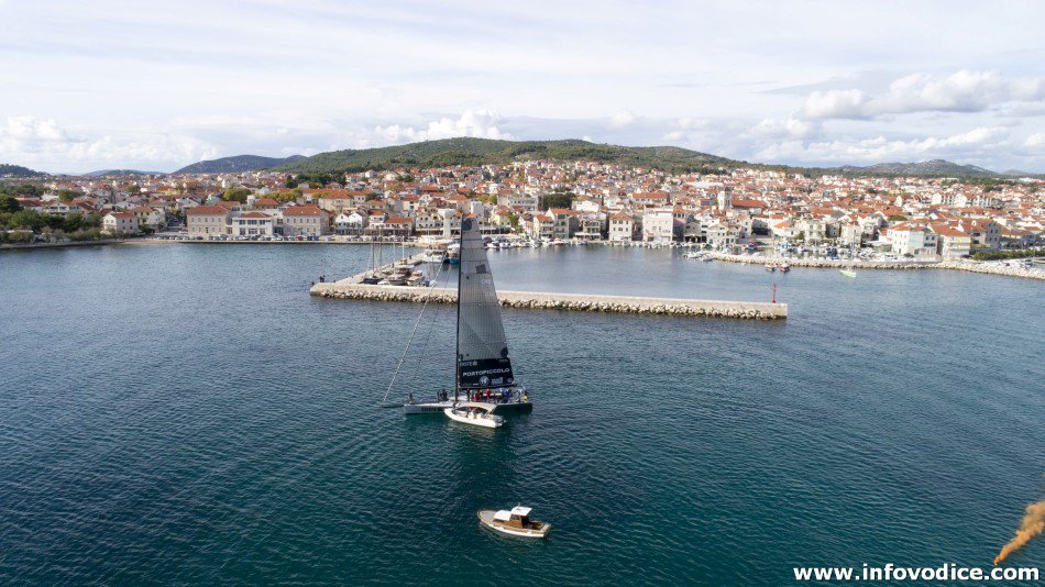 nauticalportal's tweet photo. ⛵️ #MOLOLONGO
#TuttaTrieste
#sailboat ,
#winner
1️⃣5️⃣th #edition
#RegataJabuka
#Jabuka2017 ,
#Croatian 🇭🇷
#offshoreregatta ,
#organizedby
#JKTijat #Vodice ;
#sailing #sailracing
#regatta #yachtracing
#nauticalportal
https://t.co/z3gKi04LBh https://t.co/5j8P8Kj74R