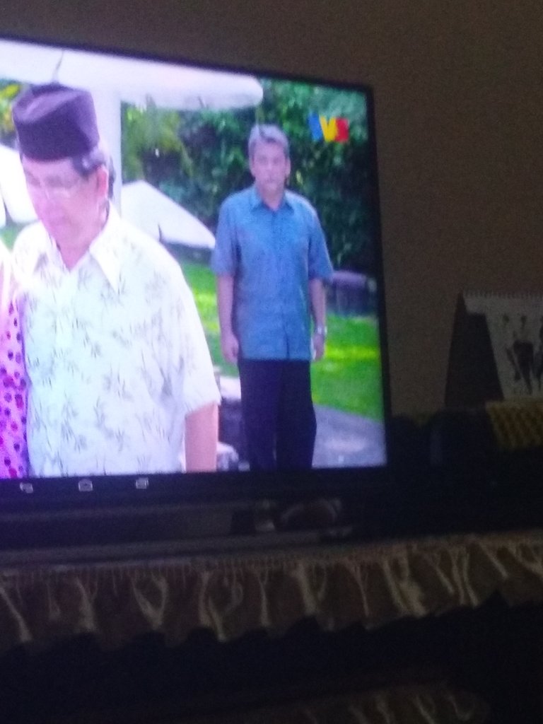nadiazulk4fl1's tweet photo. Mana satu ayah ni, macam sebaya je😂 ke ni kes kwn lelaki sebaya umur bapak 😂
#lelakiitupemilikhatiku #liph https://t.co/dW0PMo6cmT