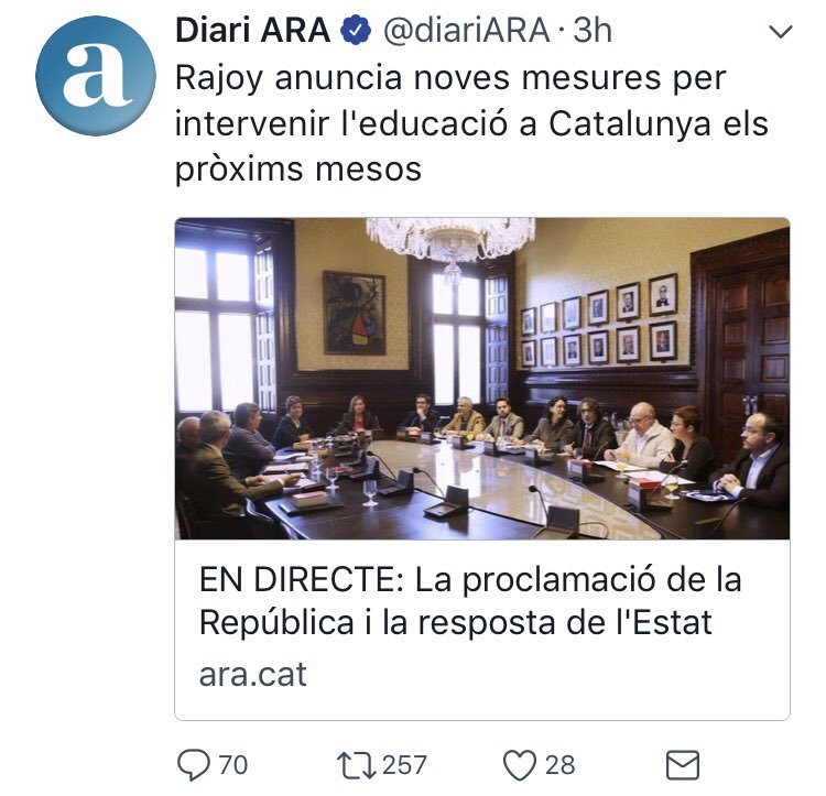 KRLS's tweet photo. Prediquen legalitat però executen repressió i submissió. Encara no han entès que l'anhel de llibertat d'un poble unit i decidit no es pot engabiar, per més alts que siguin els murs https://t.co/7Y0RvVrBMc