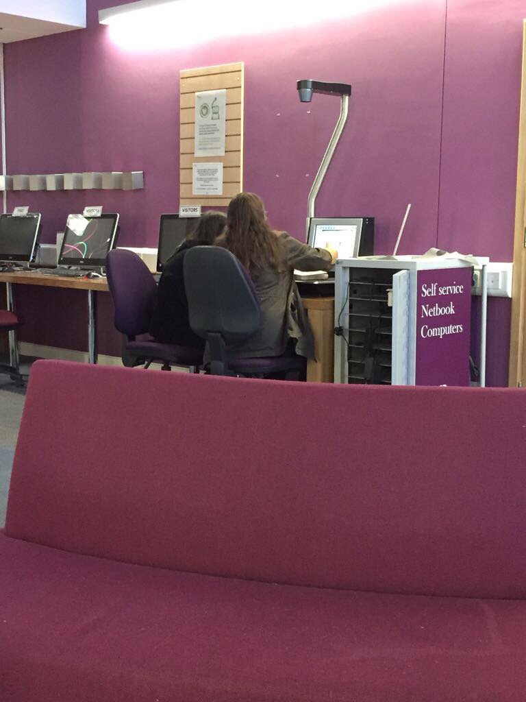 LLOBHistory's tweet photo. Rare photo of the lesser spotted student, desperately trying to figure out the scanning machine on a trip to #DurhamUniversity #notaclue #HistoryBantz https://t.co/7nV5B59mJA