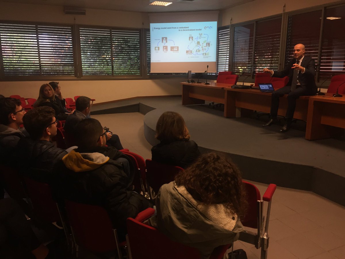 LISAlab_'s tweet photo. Carlo Napoli di Enel Innovation Hub con il @MasterM2i @UniSalerno @disamis
#innovation #sustainability #progress #openinnovation https://t.co/LRvXUMfntl