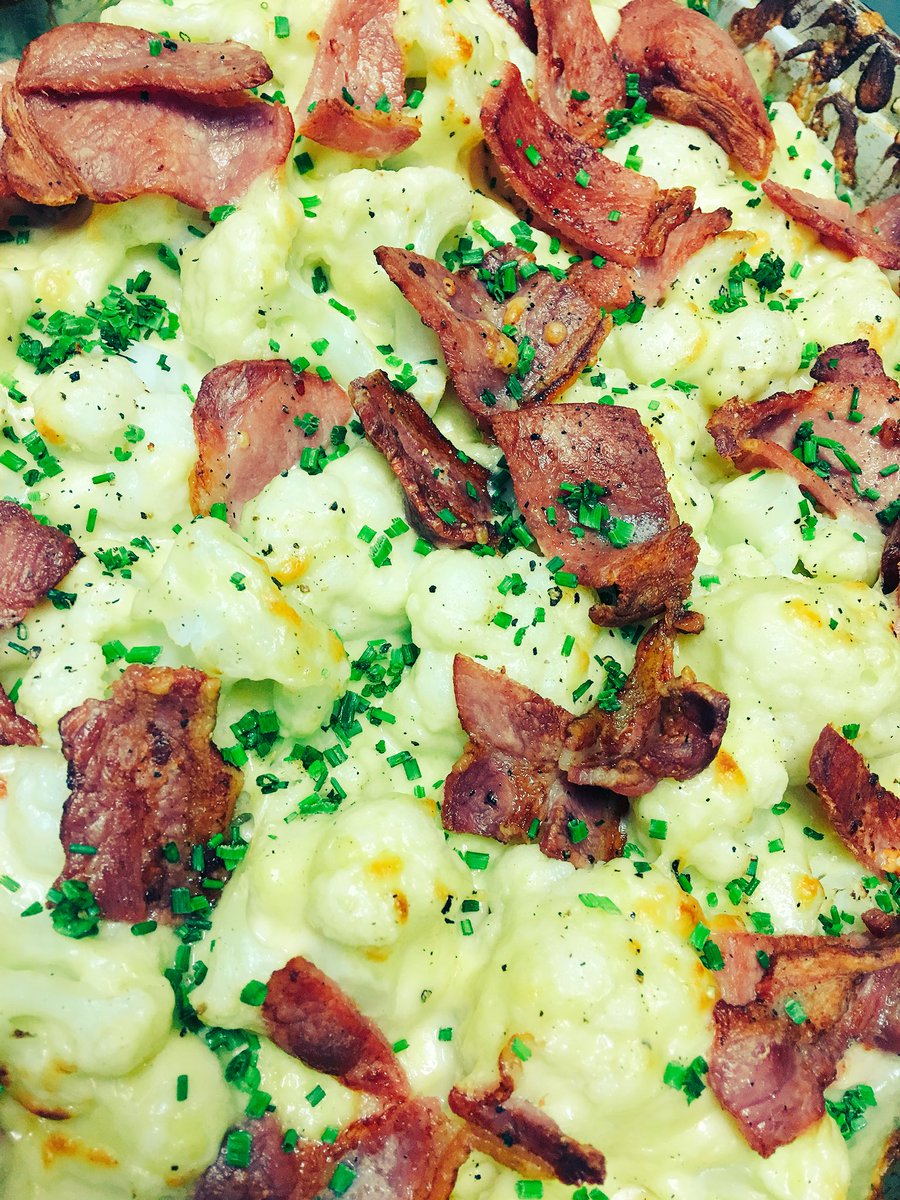 nutsfood's tweet photo. Cauliflower cheese / Frazzled bacon #StaffTea 😜 https://t.co/bCtN2oo25i