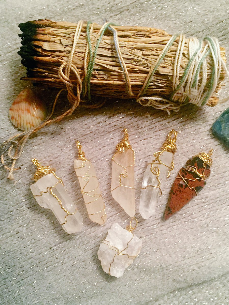 DANICOLE805's tweet photo. All jewelry on sale!!! $20 per pendant for the next two weeks!! Giit iit! https://t.co/BKuvP5AZQ3 #amethyst #quartz #rosequartz #quartzgeode #abalone #turquoise #wirewrappedstones #handmadejewelry https://t.co/pU1O9Havt3