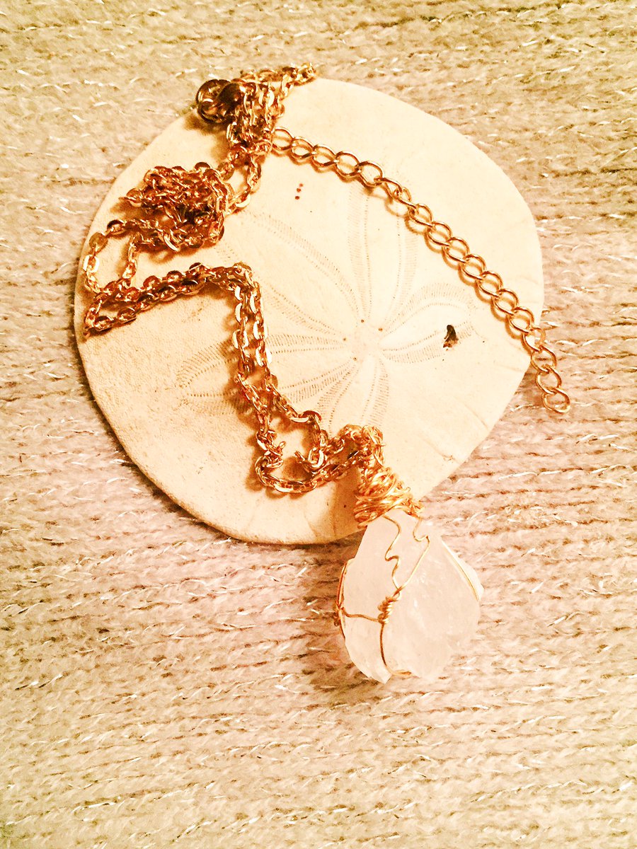DANICOLE805's tweet photo. All jewelry on sale!!! $20 per pendant for the next two weeks!! Giit iit! https://t.co/BKuvP5AZQ3 #amethyst #quartz #rosequartz #quartzgeode #abalone #turquoise #wirewrappedstones #handmadejewelry https://t.co/pU1O9Havt3