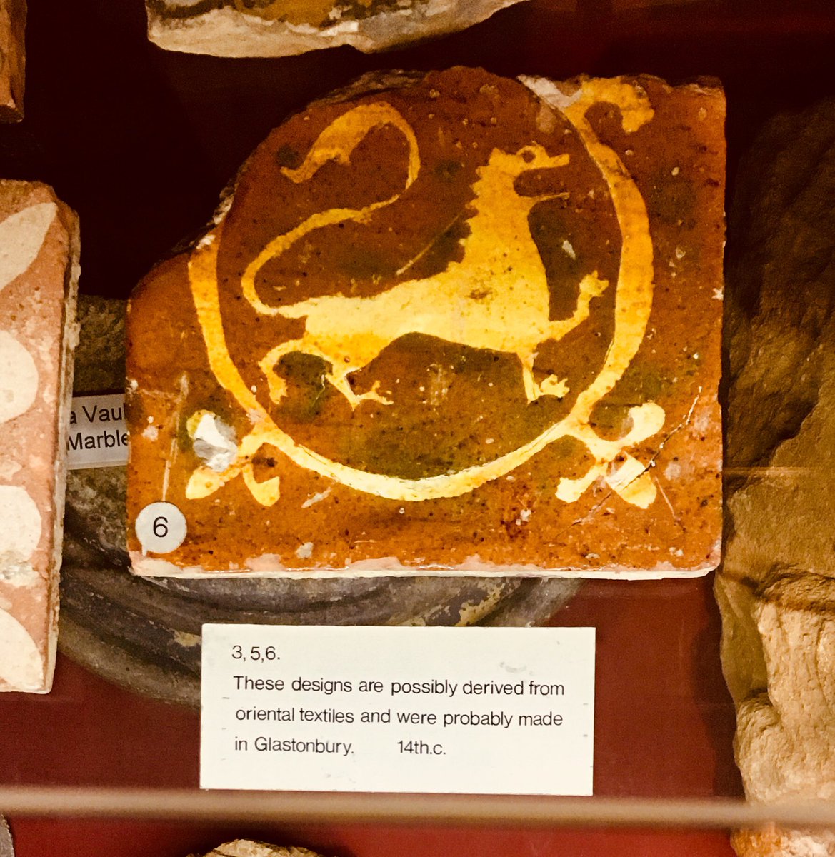 Lucy_Worsley's tweet photo. This dragon appears to have a mouth specifically designed for eating burgers. https://t.co/ujMt2dn5Xa
