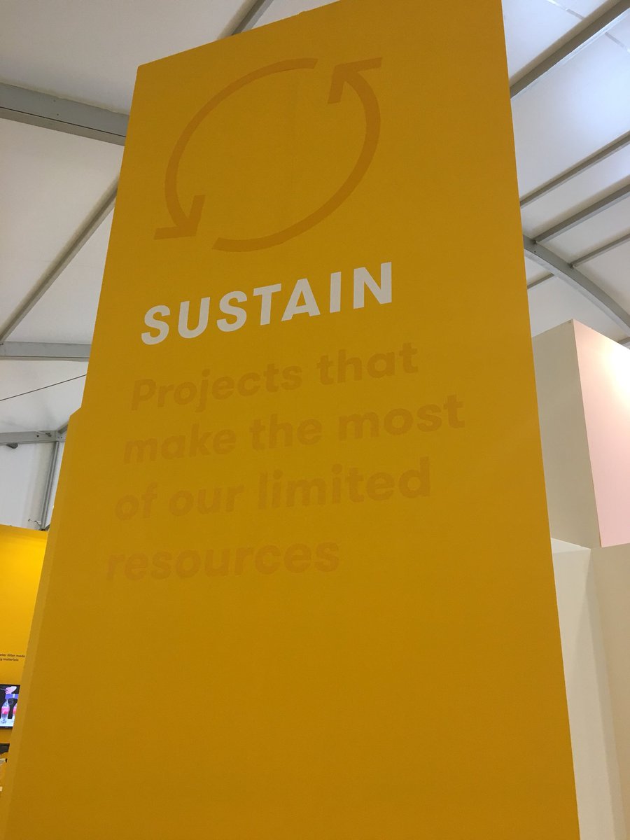 MarionMoussu's tweet photo. Des grandes préoccupations communes pour le monde de demain. Beaucoup de projets très intéressants et très bien réalisés. #GlobalGradShow #Dubai @lecolededesign https://t.co/hqLJTVKW6h