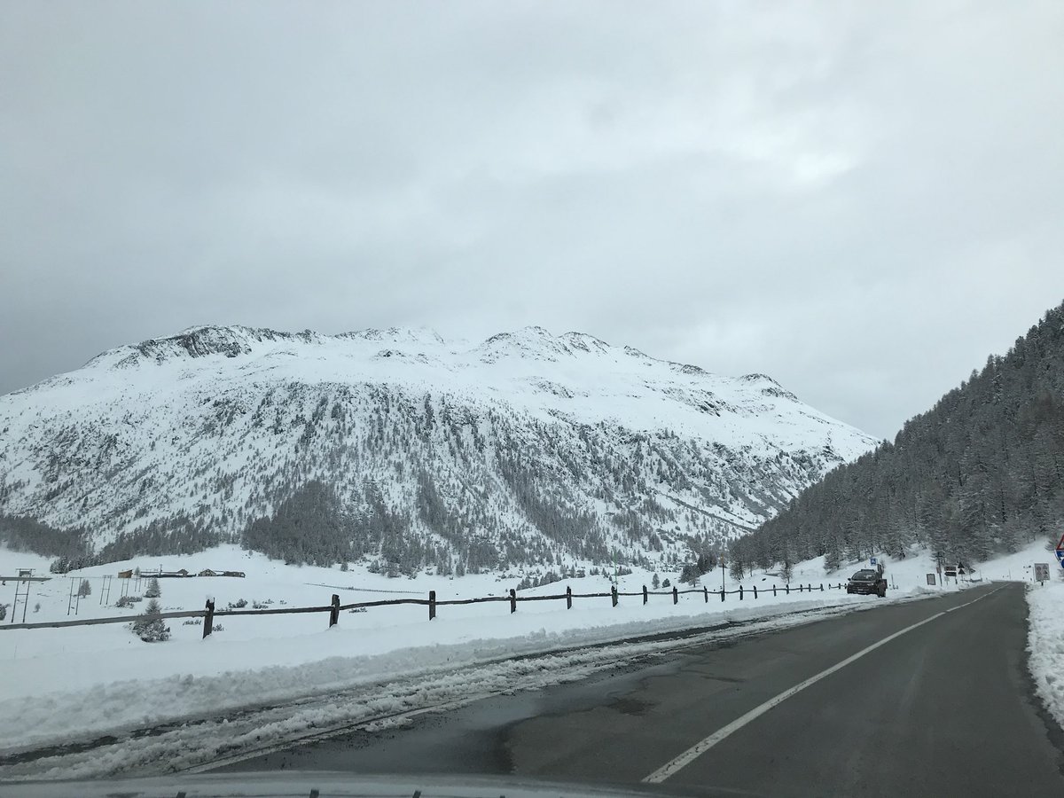 Il Passo della Forcola è APERTO. Ricordati i pneumatici da neve o catene. 🏔🚗

Forcola Pass is OPEN. Remember the snow tyres or snow chains. 😊🚙🏔