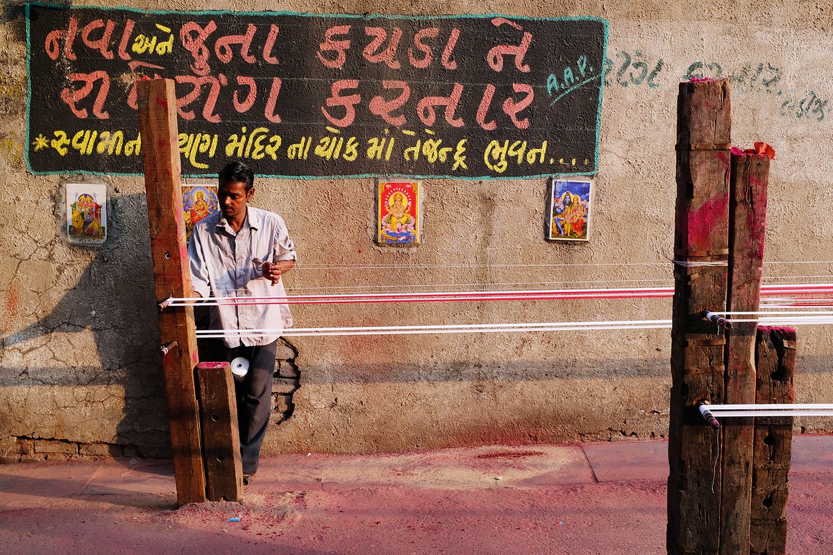 Making kite strings in India's first UNESCO World Heritage City, Ahmedabad in Gujarat, India #ahmedabad #gujarat #india #fujifilm #x100f #UNESCO