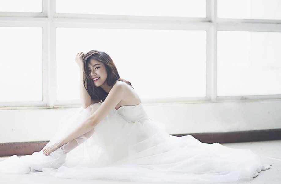amberhwang13's tweet photo. My heart is an unmade bed, It might look messy but I swear It's a safe place to rest #SingleBride 👰💍 https://t.co/KQf5InoqZP