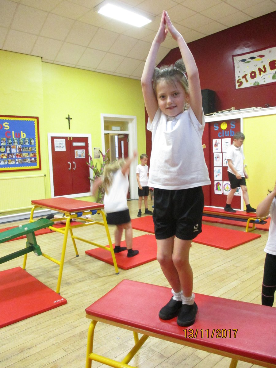 class4stonefold's tweet image. This half term Class 4 are enjoying learning gymnastics in P.E