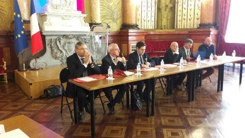 prefet06's tweet photo. . @prefet06 préside le Forum #paysage 👉conférence-débat sur le thème du paysage en présence d'élus, de paysagistes, d'organismes publics et parapublics, d'associations et d'architectes #DDTM06 https://t.co/g5IYqPX5pc