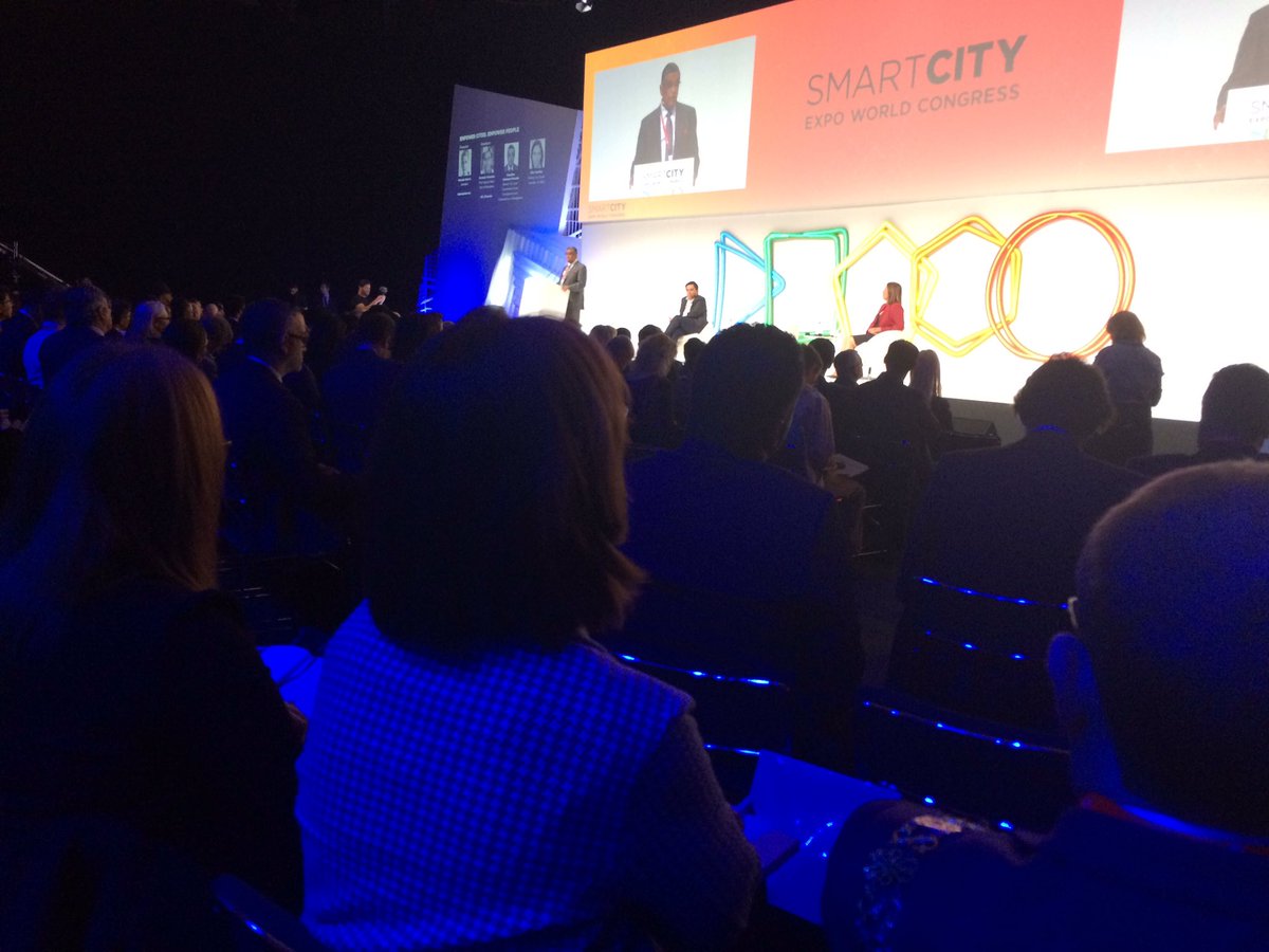 ViewPointsMedia's tweet photo. "Let's build together smarter cities for a better life" @G_Pisarello #SCEWC17 https://t.co/PkUkjUv5ER
