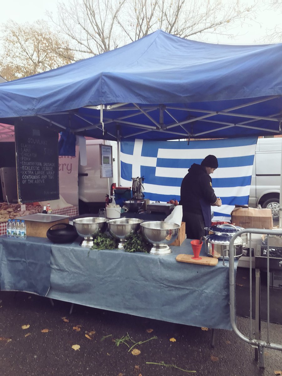 beaconsfieldmkt's tweet photo. Lots of new stalls today &amp; some lovely lunch options on offer #beaconsfield #comehungry #gerrardscross https://t.co/7xPHxpZ5Xp