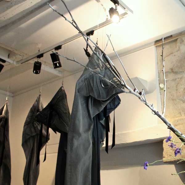 Refresh YOUR DENIM edit with innovative jeans from Seigeki Femme designer Toshiki Aoki fuses a chic rock and roll aesthetic with Japanese sensibility to create a highly individual look. 
#SEIGEKI #femme #women #ladys #japan