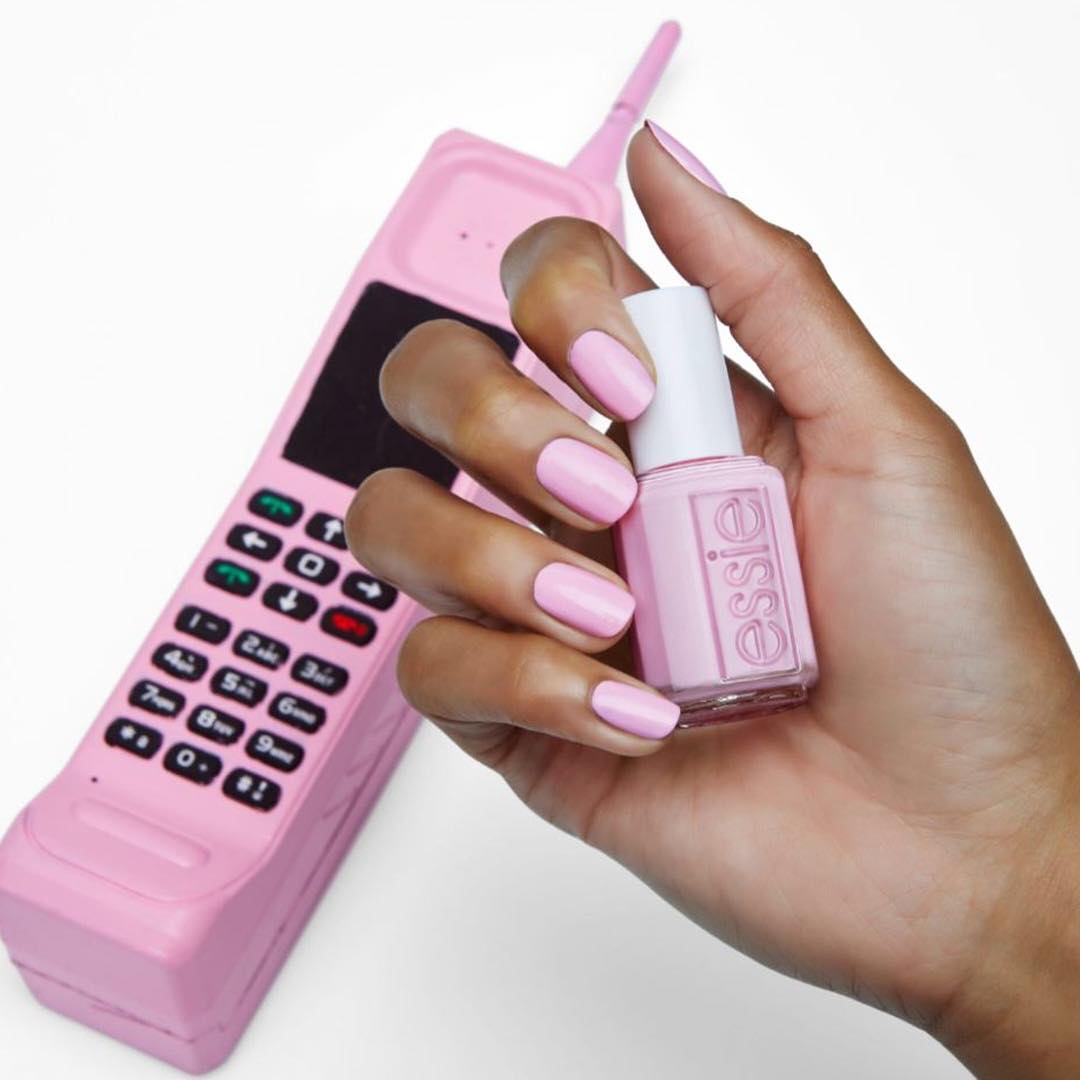 20mastres's tweet photo. Una mítica serie de los 90’s da nombre a este esmalte: ‘Saved by the belle’ ¿Te acuerdas? Colección FALL 2017 #essiefall2017 #FelizMartes https://t.co/k4QHpMZIkO
