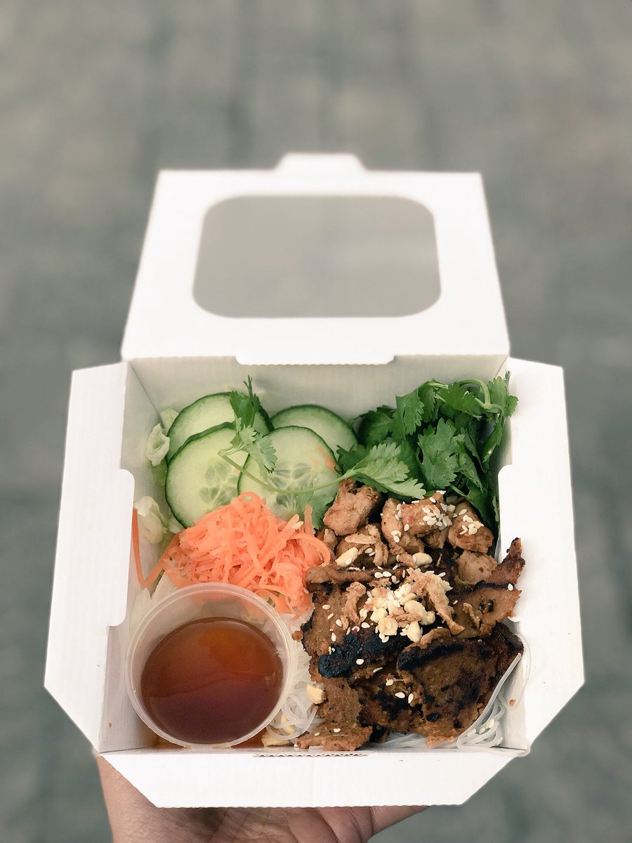 EatChayClub's tweet photo. FIND US THIS WEEK👇🏻
Tue: @KERB_ West India Quay 12-2
Wed: @KERB_ Kings Cross 12-2
Sat: @BroadwayVeganMK 10-4 &amp; Hackney Downs Vegan Market 11-5
#WorldVeganMonth #ComeGetYourChay https://t.co/FRtBSr4KvQ