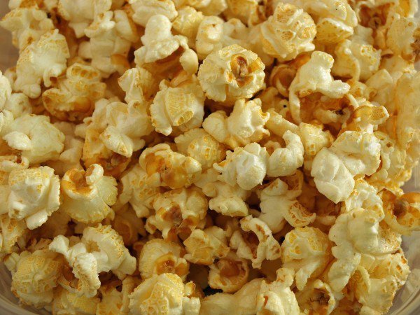 Feriado pede: PIPOCAAAAA! 🍿
Dá uma olhadinha no blog.uatt.com.br que a gente te conta todos os detalhes sobre as nossas almofadas com balde e copinhos para bebida. <3