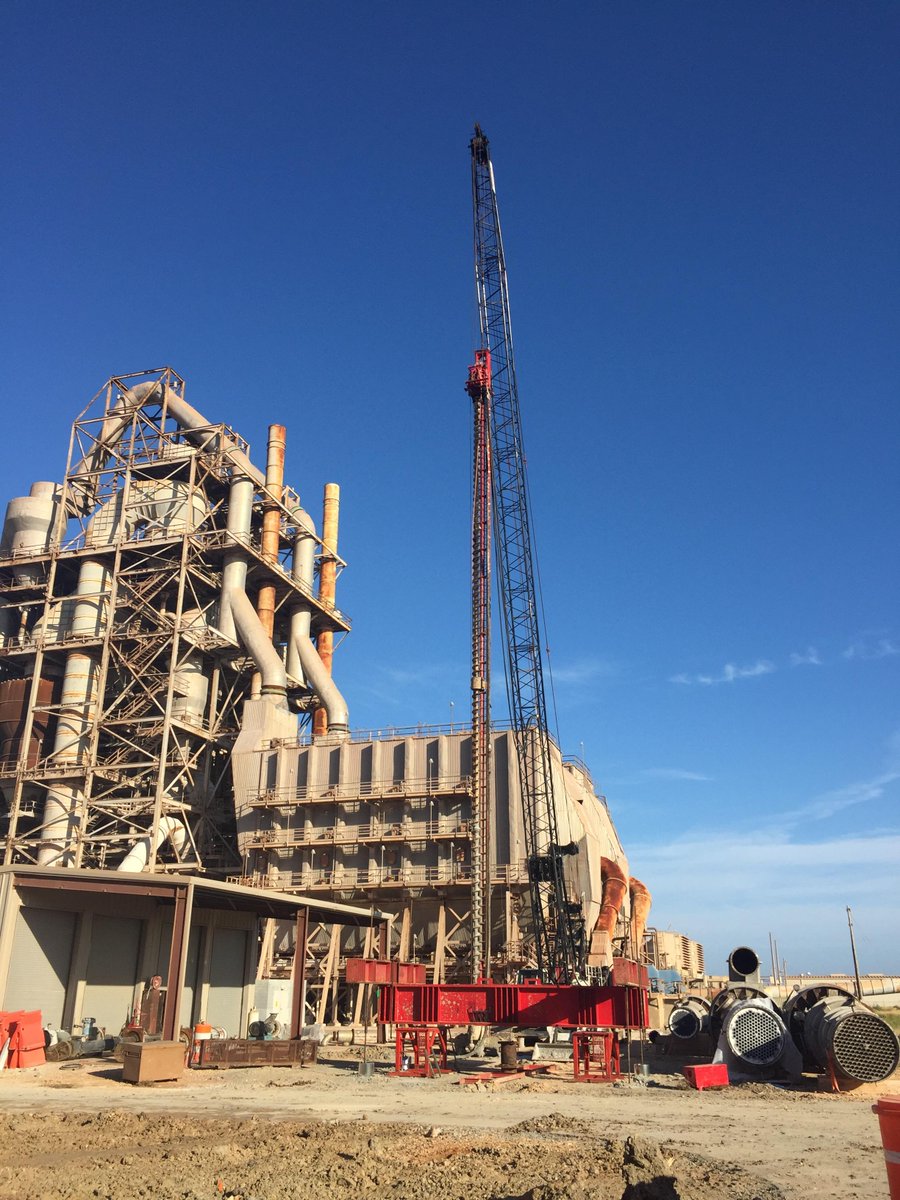 Nabaltec_AG's tweet photo. Construction work @ #nashtec going on. Auger cast pile rig to improve the soil bearing capacity. https://t.co/F9zjXyjEnu