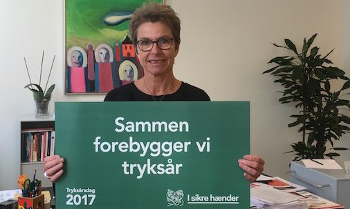 patientsikker's tweet photo. Sygeplejersker spiller en central rolle i at skabe et tryksårsfrit sundhedsvæsen. Tak for bidrag til Tryksårsdagen @GreteGc @Sygeplejeraadet ➤ https://t.co/sAlRWuISjp #isikrehænder #patientsikkerhed https://t.co/d7DU4TF0W7