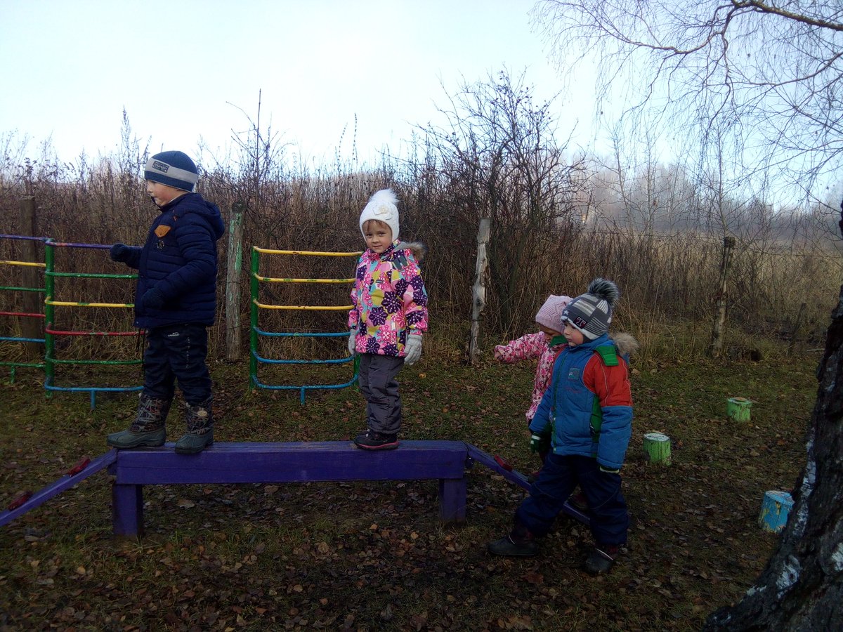 mdouprudischi's tweet photo. На прогулке нам не бывает скучно... https://t.co/2QCZASamBl
