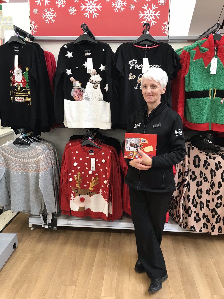 Well done to the clothing team for achieving 99% RFID and 15.5% positive LFL last week! Awesome 👏🏼 🎄 🎅🏼 👚👕👗👠<a href="/headcaseymike/">Mike Casey-Head</a> <a href="/HaydockLouise/">Louise Haydock</a> 🤗