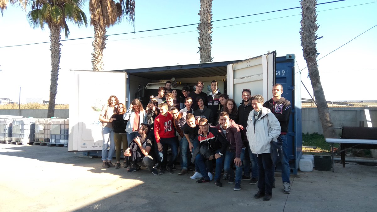 ecodigestion's tweet photo. Los alumnos del Grado en Ingeniería en tecnologías industriales de la UPV nos visitaron el 10/11/2017 https://t.co/hldYEntcio