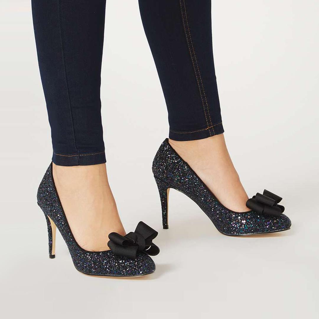 Dorothy_Perkins's tweet image. It's #TuesdayShoesday! 👠🎉 RT to win these gorgeous Glitter Bow Court Shoes: bit.ly/2AEFpId