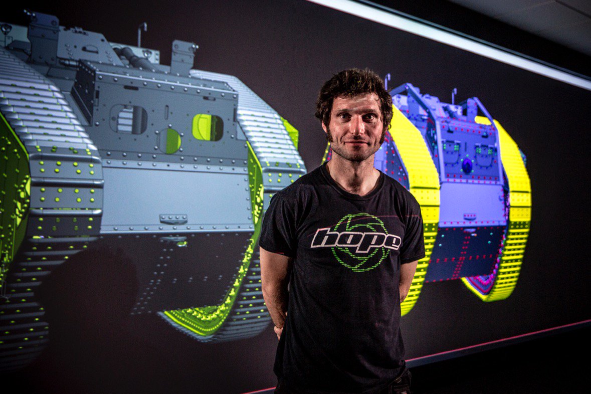 guymartinracing's tweet photo. Guy Martin's WW1 Tank.
This Sunday - 19th Nov @ 8pm on @Channel4 - Interview with Guy about the prog here: https://t.co/EaqKLAzSfS
Photo: https://t.co/UjTVqSXy4a https://t.co/YEPthYFBlg