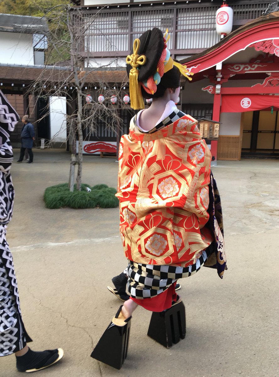 تويتر Tsugumi على تويتر 良かったら資料にどうぞ 花魁の後ろ姿 傘持ちの傘の持ち方 花魁見習いの振袖新造と花魁の教育係の留袖新造 園内の説明では留袖新造でしたが Wikiだと番頭新造 T Co Pf0ydee6w5 تويتر Tsugumi على تويتر 良かったら資料にどうぞ 花魁の後ろ姿 傘持ちの傘の持ち方 花魁見習いの振袖新造と花魁の教育係の留袖新造 園内の説明では留袖新造でしたが Wikiだと番頭新造 T Co Pf0ydee6w5