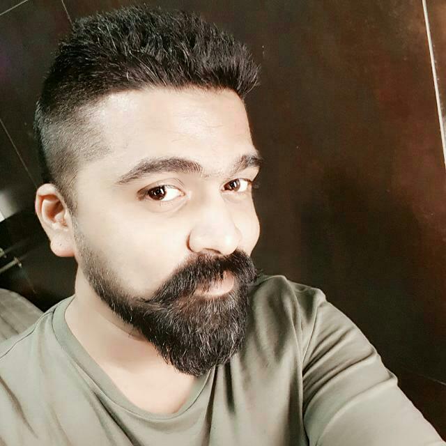 RajtvNetwork's tweet photo. புதிய தோற்றத்திற்கு மாறிய சிம்பு.
#STR #Simbu #Twitter #SimbulatestVideo
#RAJTV https://t.co/8KNo33FFBB